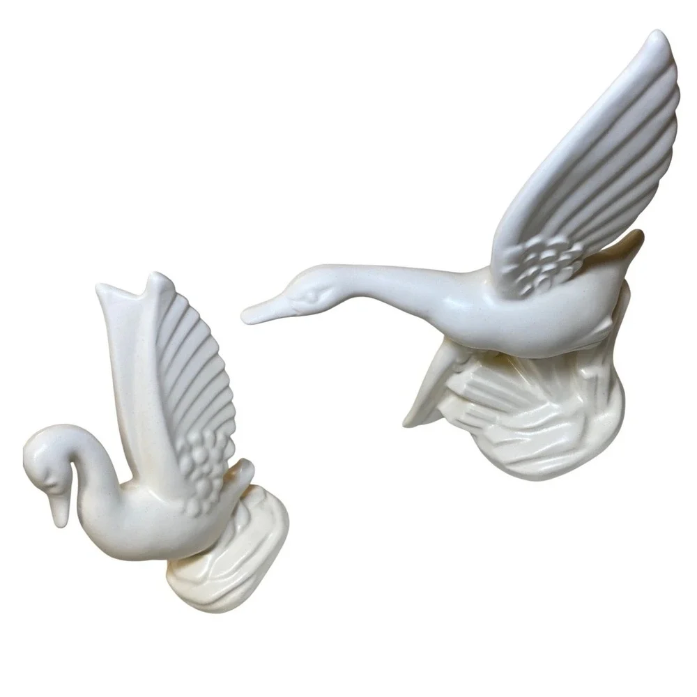 Vintage Royal Haeger‎ USA Swan Pair 8694 8695 White Pottery Centerpiece Inserts